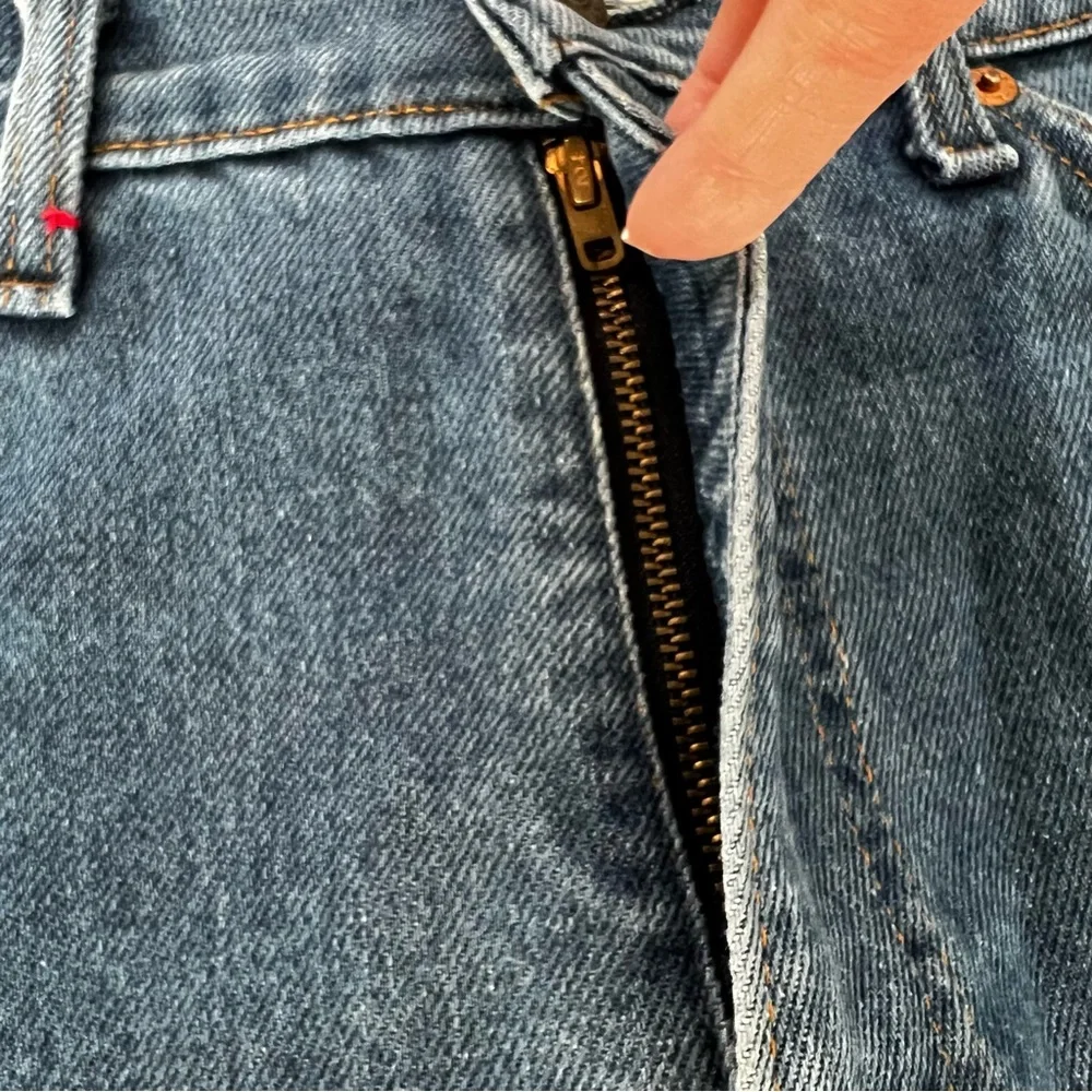 Vintage 80s LEVI’S Orange Tab 20508 0914 Cuffed Denim Jean Shorts 33”